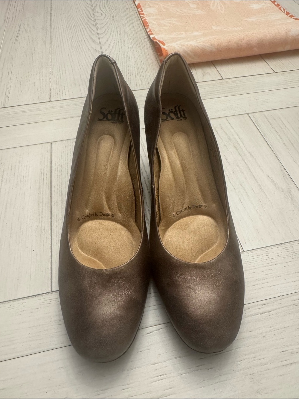 Sofft Metallic Bronze Round-Toe Women’s Heels